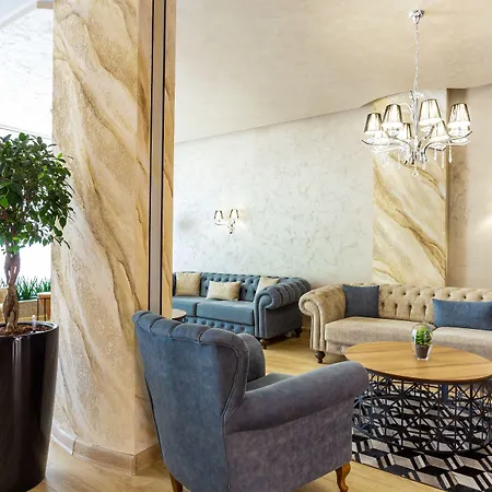 Avenue Hotel 3*