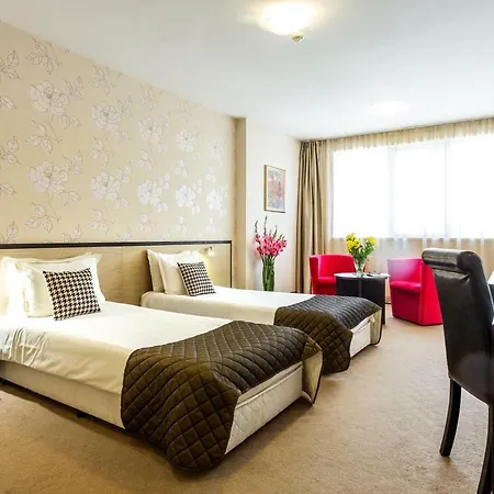 Hotel Avenue By Hmg-free Parking-free Wi-fi